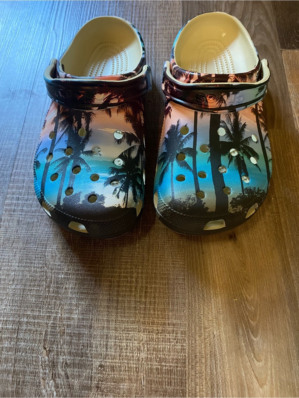 CROCS Tropical Sunset Palm Print Clogs - Blue/Orange classic retro resort - Picture 2 of 7